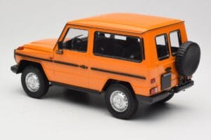 Mercedes G-Class W460 SWB Oranž Minichamps 1:18 155038000 Metall - pilt 5/6
