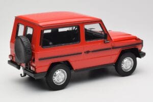 Mercedes G-Class W460 SWB Punane Minichamps 1:18 155038002 Metall - pilt 2/6