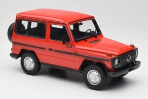 Mercedes G-Class W460 SWB Punane Minichamps 1:18 155038002 Metall - pilt 4/6