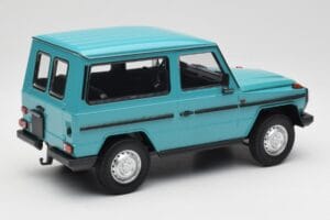 Mercedes G-Class W460 SWB Türkiis Minichamps 1:18 155038001 Metall - pilt 2/6