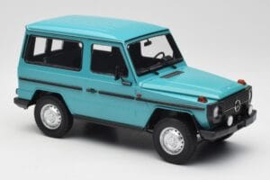 Mercedes G-Class W460 SWB Türkiis Minichamps 1:18 155038001 Metall - pilt 4/6
