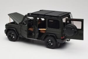 Mercedes G-Class W465 Oliivroheline Norev 1:18 B66960662 Metall - pilt 5/8