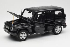 Mercedes G500 W463 Must AUTOart 1:18 76216 Metall - pilt 2/8
