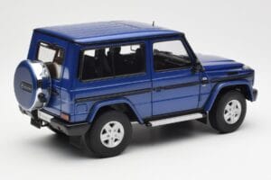 Mercedes G500 W463 SWB Sinine AUTOart 1:18 76114 Metall - pilt 3/8