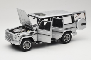 Mercedes G55 AMG W463 Hõbedane AUTOart 1:18 76247 Metall - pilt 2/8