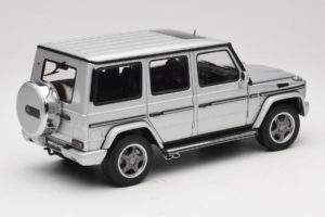 Mercedes G55 AMG W463 Hõbedane AUTOart 1:18 76247 Metall - pilt 3/8