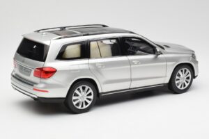 Mercedes GL-Class X166 Iridium Hõbe Metallic Norev 1:18 B66960097 Metall - pilt 3/8