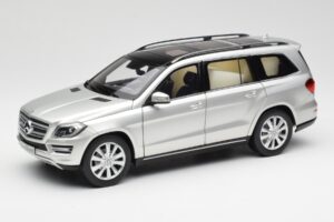Mercedes GL-Class X166 Iridium Hõbe Metallic Norev 1:18 B66960097 Metall