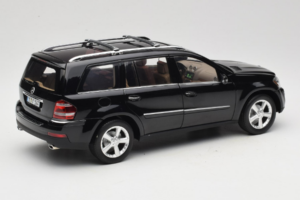 Mercedes GL X164 Obsidian Black Minichamps 1:18 B66962334 Metall - pilt 3/8