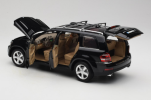 Mercedes GL X164 Obsidian Black Minichamps 1:18 B66962334 Metall - pilt 5/8