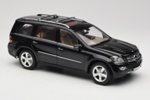 Mercedes GL X164 Obsidian Black Minichamps 1:18 B66962334 Metall - pilt 6/8