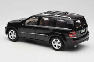 Mercedes GL X164 Obsidian Black Minichamps 1:18 B66962334 Metall - pilt 7/8