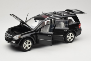 Mercedes GL X164 Period Brown Minichamps 1:18 B66962336 Metall - pilt 2/8
