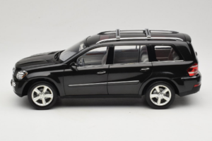 Mercedes GL X164 Period Brown Minichamps 1:18 B66962336 Metall - pilt 4/8