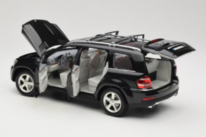 Mercedes GL X164 Period Brown Minichamps 1:18 B66962336 Metall - pilt 5/8