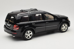 Mercedes GL X164 Tanzanite Blue Minichamps 1:18 B66962335 Metall - pilt 3/8