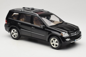 Mercedes GL X164 Tanzanite Blue Minichamps 1:18 B66962335 Metall - pilt 6/8
