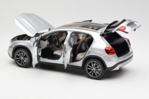 Mercedes GLA X156 Polar Hõbedane Metallik Norev 1:18 B66960267 Metall - pilt 5/8