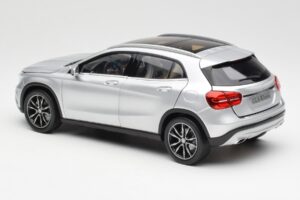 Mercedes GLA X156 Polar Hõbedane Metallik Norev 1:18 B66960267 Metall - pilt 7/8