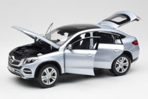 Mercedes GLE Coupe C292 Diamond Hõbedane Norev 1:18 B66960358 Metall - pilt 2/8