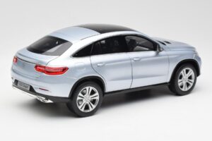 Mercedes GLE Coupe C292 Diamond Hõbedane Norev 1:18 B66960358 Metall - pilt 3/8