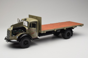 Mercedes L6600 Rungewagen Hall Must Minichamps 1:18 109031050-R1 Metall - pilt 2/9
