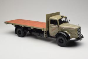 Mercedes L6600 Rungewagen Hall Must Minichamps 1:18 109031050-R1 Metall - pilt 6/9