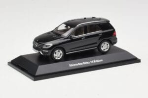 Mercedes M-Class W166 Obsidian Black Metallic Minichamps 1:43 B66960060 Metall - pilt 2/4