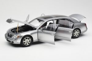 Maybach 62 LWB Himalaya Hõbe Dealer Edition AUTOart 1:18 B66962178 Metall - pilt 2/8