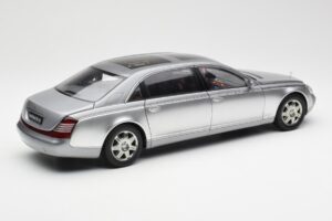 Maybach 62 LWB Himalaya Hõbe Dealer Edition AUTOart 1:18 B66962178 Metall - pilt 3/8