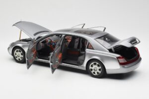 Maybach 62 LWB Himalaya Hõbe Dealer Edition AUTOart 1:18 B66962178 Metall - pilt 5/8
