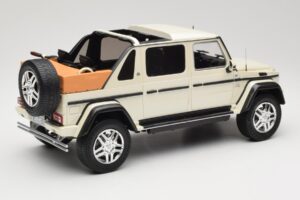 Mercedes Maybach G650 Landaulet W463 Valge Schuco 1:18 450017800 Metall - pilt 2/6