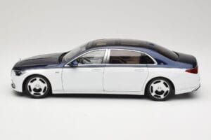 Mercedes Maybach S-Class Z223 Nautical Blue Diamond White Almost Real 1:18 820126 Metall - pilt 4/8