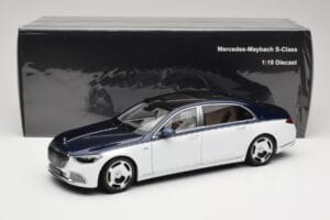 Mercedes Maybach S-Class Z223 Nautical Blue Diamond White Almost Real 1:18 820126 Metall - pilt 8/8