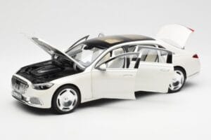 Mercedes Maybach S680 4Matic X223 Diamond Valge Norev 1:18 183918 Metall - pilt 2/8
