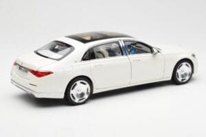 Mercedes Maybach S680 4Matic X223 Diamond Valge Norev 1:18 183918 Metall - pilt 3/8