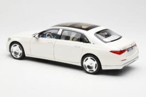 Mercedes Maybach S680 4Matic X223 Diamond Valge Norev 1:18 183918 Metall - pilt 7/8