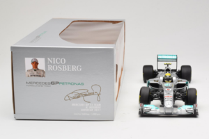 Mercedes MGP W02 #8 N. Rosberg Mercedes GP Showcar 2011 Minichamps 1:18 110110078 Metall - pilt 6/7