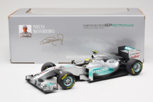Mercedes MGP W02 #8 N. Rosberg Mercedes GP Showcar 2011 Minichamps 1:18 110110078 Metall - pilt 7/7