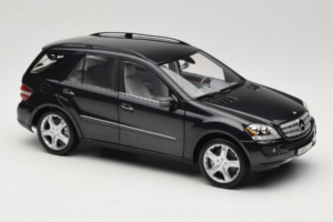 Mercedes ML W164 Obsidian Black Edasimüüja Väljaanne Minichamps 1:18 B66962321 Metall - pilt 6/8