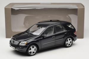 Mercedes ML W164 Obsidian Black Edasimüüja Väljaanne Minichamps 1:18 B66962321 Metall - pilt 8/8