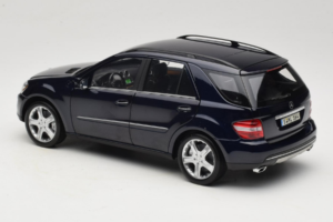 Mercedes ML W164 Tanzanite Blue Edasimüüja Väljaanne Minichamps 1:18 B66962322 Metall - pilt 7/8