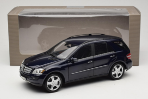 Mercedes ML W164 Tanzanite Blue Edasimüüja Väljaanne Minichamps 1:18 B66962322 Metall - pilt 8/8