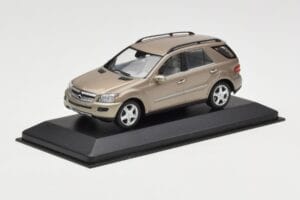 Mercedes ML W164 Vaskne Metallik Minichamps 1:43 ML002 Metall - pilt 2/4