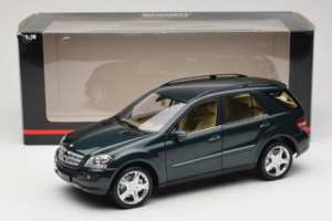 Mercedes ML W164 Green Metallic Minichamps 1:18 150034502 Metall - pilt 8/8