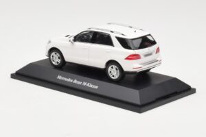 Mercedes ML W166 Calcit White Minichamps 1:43 B66960062 Metall - pilt 3/4