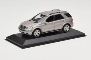 Mercedes ML63 AMG W164 Hall Metallic Minichamps 1:43 400034570 Metall - pilt 2/4