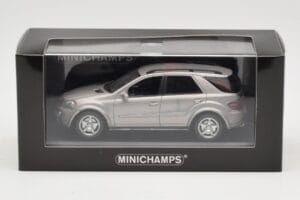 Mercedes ML63 AMG W164 Hall Metallic Minichamps 1:43 400034570 Metall - pilt 4/4