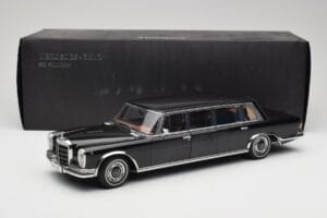 Mercedes 600 Pullman W100 Must AUTOart 1:18 76197 Metall - pilt 8/8