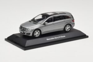 Mercedes R-Class W251 Palladium Silver Metallic Minichamps 1:43 B66960055 Metall - pilt 2/4